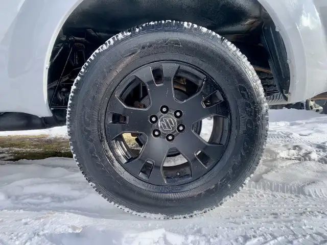 2012 NISSAN FRONTIER CREW 4X4 LOW KMS CERTIFIED in Cars & Trucks in Guelph - Image 18
