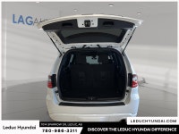 2024 Dodge Durango SXT Experience the Dodge Durango SXT with just 81898 km, finished in a sharp Whit... (image 5)