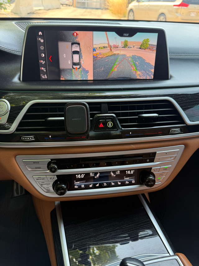 2019 BMW 7 Series 750i xDrive in Cars & Trucks in Calgary - Image 20