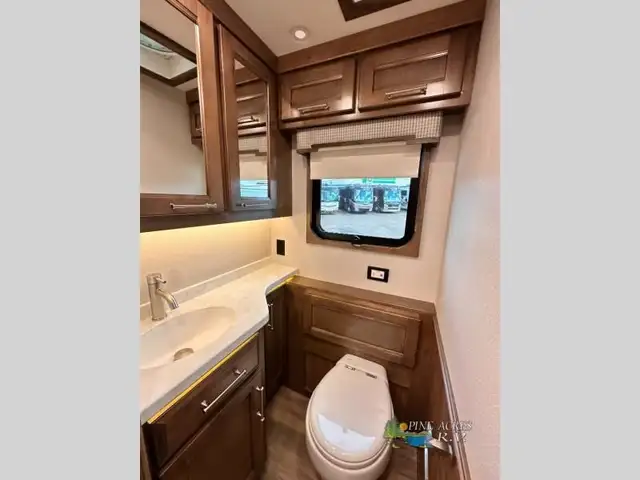 2022 Entegra Coach Aspire 44W 450 h.p. Diesel 11 K Miles in RVs & Motorhomes in Moncton - Image 43