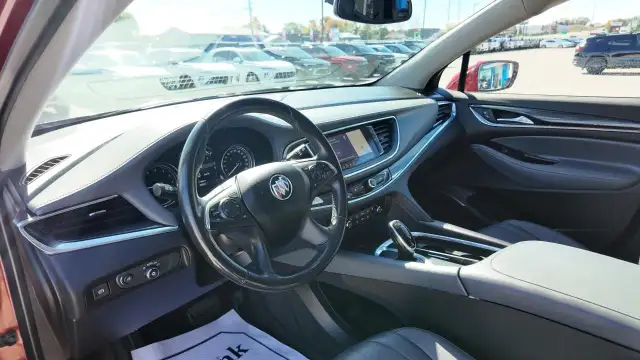 2020 Buick Enclave Essence Essence AWD // Sun & Navigation Pk...6050330835747020812