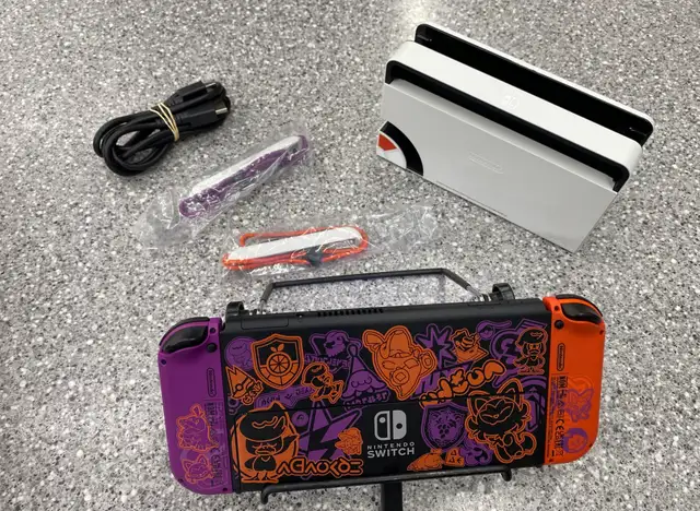 Nintendo Switch OLED Pokemon Scarlet Violet Edition in Nintendo Switch in City of Toronto - Image 4