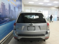 SUBARU FORESTER 2013 2.5X TOURING AWD AUTOMATIQUE TOUT ÉQUIPÉ / INTÉRIEUR EN TISSUS CHAUFFANT / BLUE... (image 4)