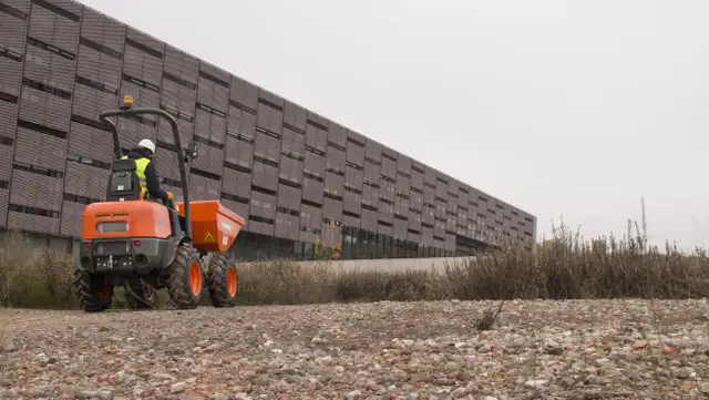 Compact Dumper Rentals in Heavy Equipment in Regina - Image 4