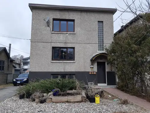 Two-bedroom apartment next to Beechwood. The building is steps away from a Metro store, dining, and...