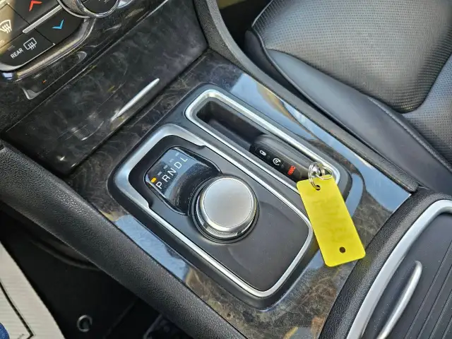 2023 Chrysler 300652756970858261214