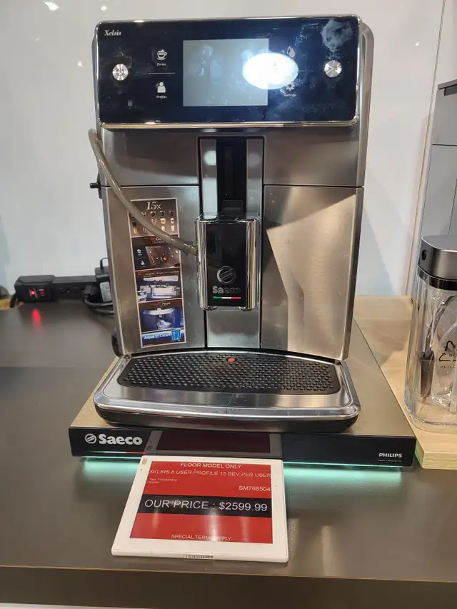 Saeco Xelsis Espresso Machine SM7685/04 in Coffee Makers in Brantford - Image 2