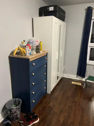 Shared room for girl near Bramalea city center
