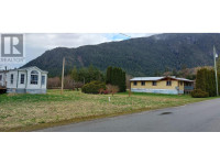 926 NORTH GRANT ROAD Bella Coola, British Columbia Port Hardy / Port McNeill British Columbia Preview