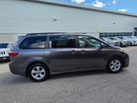 2020 TOYOTA SIENNA 8 PASSENGER WITH REMOVABLE MIDDLE SEAT TO CONVERT TO 7 PASSENGER CAPTAIN SEATING!... (image 3)
