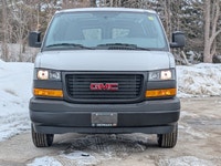 Gas V6 4.3L engine for reliable power | Rear-wheel drive for enhanced stability | Traction and stabi... (image 3)