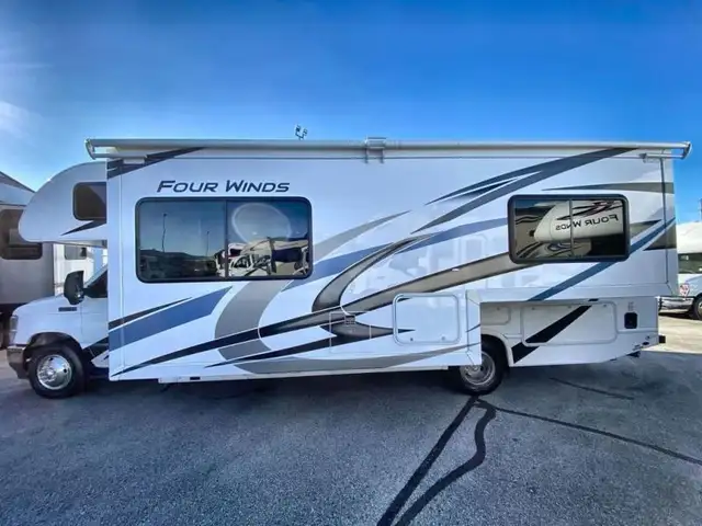 2022 Thor Motor Coach Four Winds 27R in RVs & Motorhomes in Abbotsford - Image 7