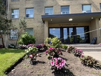 Everything close to home! Just minutes from Highway 401 at Markham and Lawrence and serviced by TTC... (image 3)