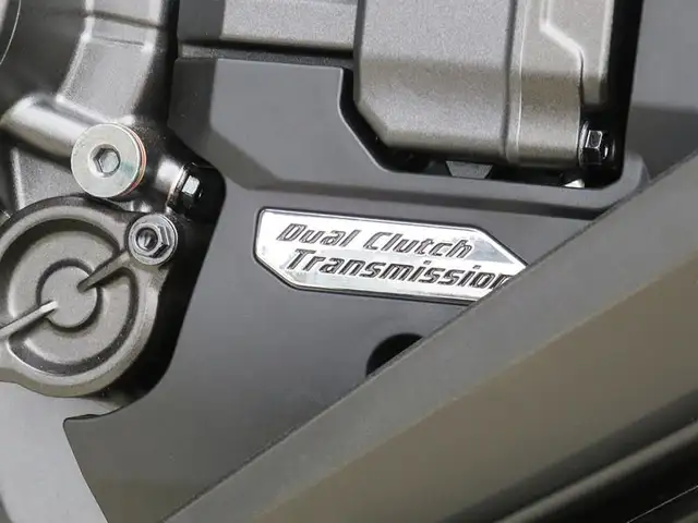 2025 Honda NT1100 DCT in Sport Touring in Cambridge - Image 17