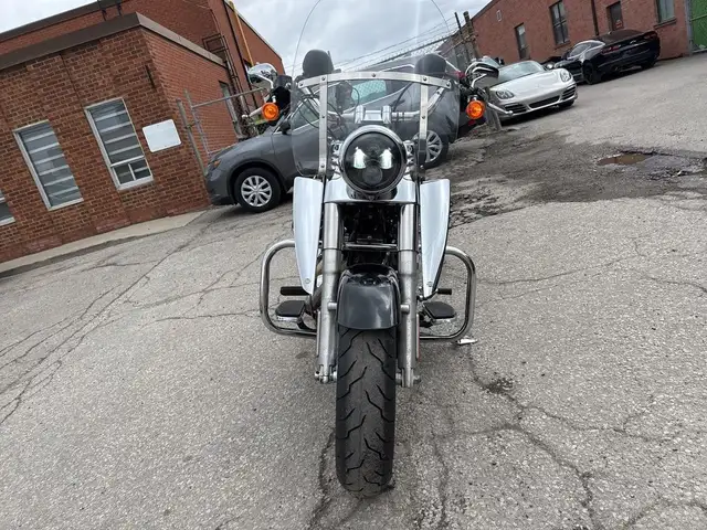 2010 Harley-Davidson Fat Boy ~ FAT BOY ~ 96CI ~ 2 INTO 1 ~ CANAD in Street, Cruisers & Choppers in City of Toronto - Image 9