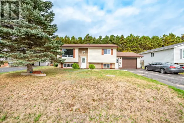 12 DUTCH DRIVE Petawawa, Ontario in Houses for Sale in Petawawa - Image 3