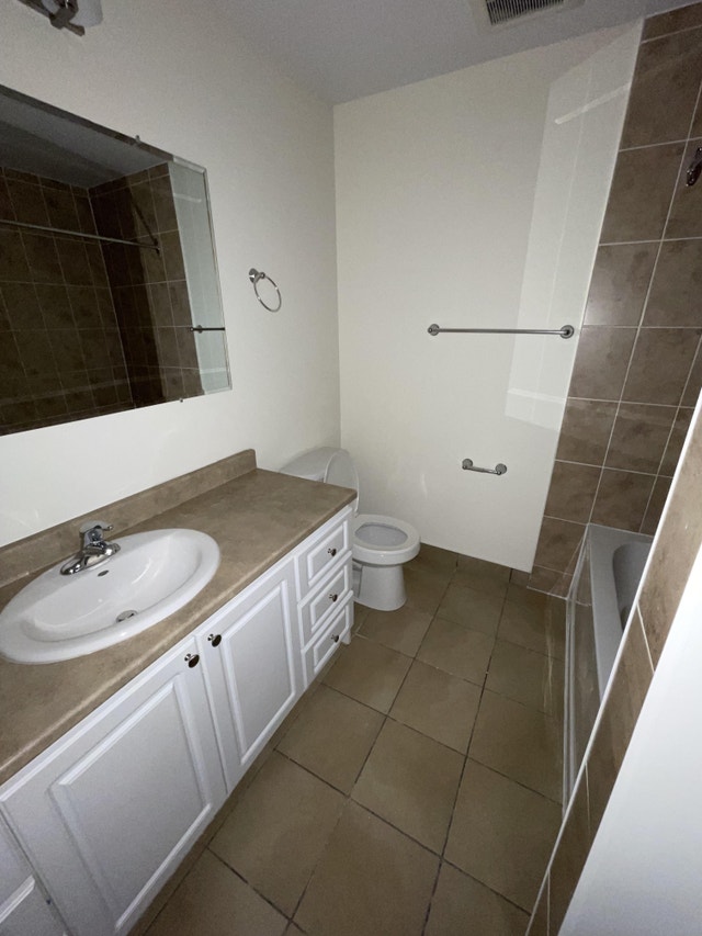 Clayton Park's best 2 bdrm 2 level apartment available January 5 Long