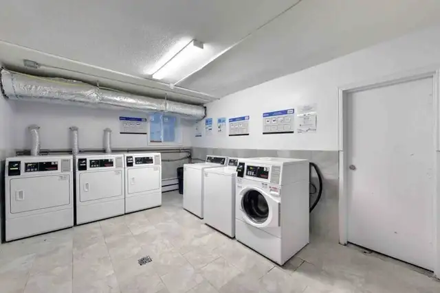 Updated 1 Bedroom & 1 Bathroom Apartment! in Long Term Rentals in Sarnia - Image 15