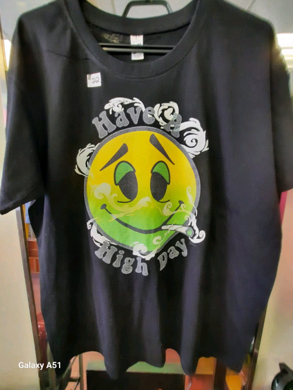NEW : 420  T SHIRTS  in Men's in Peterborough - Image 2