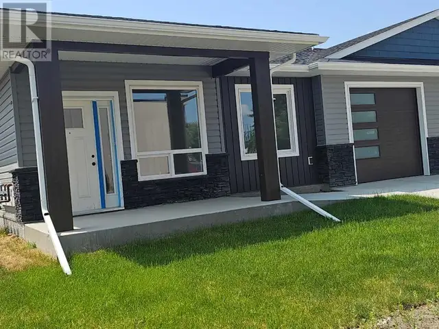 #3, 4738 49A Avenue Lacombe, Alberta in Houses for Sale in Red Deer - Image 3