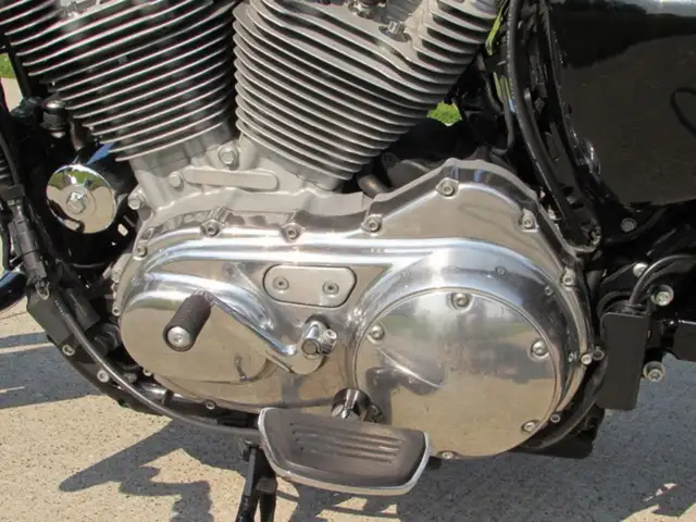 2014 Harley-Davidson XL883L Sportster SuperLow 1 Owner, ONLY 14, in Sport Touring in Leamington - Image 22