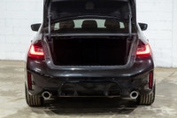 *English below* *Français:* Cette BMW 330i xDrive 2023 affichant 38 982 km, provenant d'un seul prop... (image 6)