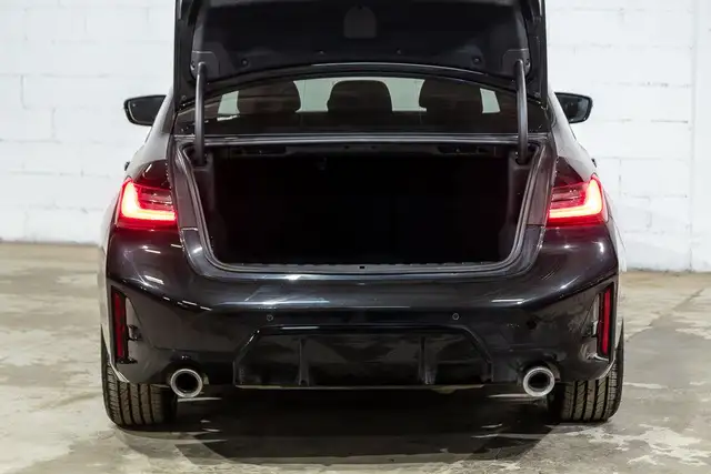 2023 BMW 3 Series 330i xDrive | M Sport | Accès confort in Cars & Trucks in City of Montréal - Image 8