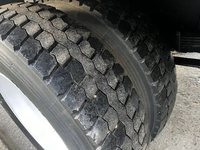 2011 Ford F750 18 Foot Cummins Manual Flatdeck in Heavy Trucks in Winnipeg - Image 57