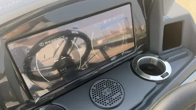 2024 Regency 230 LE3 Sport With 250L Tritoon Pontoon Boat in Powerboats & Motorboats in Vernon - Image 25