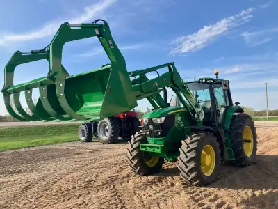 2048 HOURS 640R JOHN DEERE LOADER W/GRAPPLE NEW FRONT 480/70R28 TIRES NEW REAR 580/70R38 TIRES LIVE...