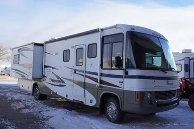 Welcome to Skyline RV Travel Centre! Engine: 10 Cylinder Engine 6.8L/415CI Safety Equipment Dual not...