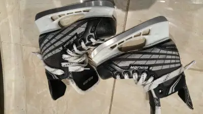 Bauer Challenger Junior Hockey Skates, Size 13R. Shoe size 1 US, View more
