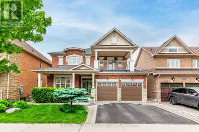 Welcome to 31 Routledge Drive, where Luxury meets Lifestyle in the Heart of Oak Ridges! This immacul...