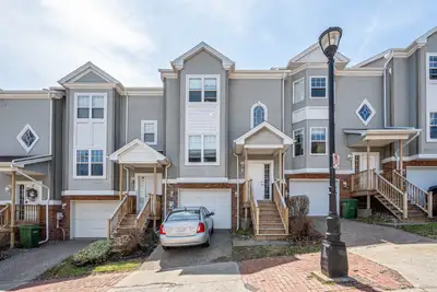 ARI Properties is proud to welcome you to Wentworth Street in Downtown Dartmouth! A spacious and wel...