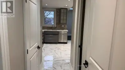 UNIT A - 615 COLLEGE STREET Toronto (Trinity-Bellwoods), Ontario
