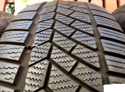 1 x 225/40/19 CONTINENTA; contiwinter Run flat WINTER tire 90% tread left good condition ,,, for bmw...