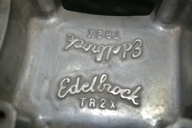 HOLLEY CARB & INTAKE MANIFOLD EDELBROCK PERFORMANCE in Auto Body Parts in Edmonton - Image 10