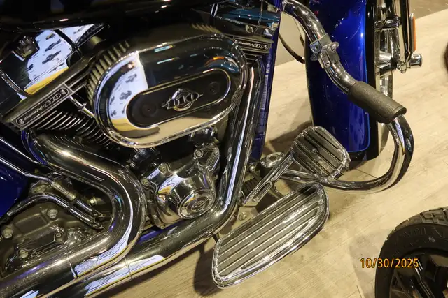 2011 Harley-Davidson® H/D Soft-Tail Screaming Eagle in Street, Cruisers & Choppers in Kawartha Lakes - Image 15