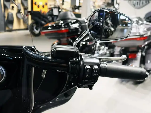 2019 Harley-Davidson Ultra Limited FLHTK in Sport Touring in City of Montréal - Image 11