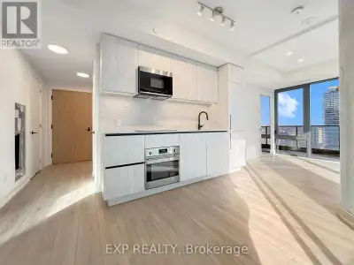 Welcome to Suite 1902 at Goode Condos, where corner suite living meets main character energy. This s...