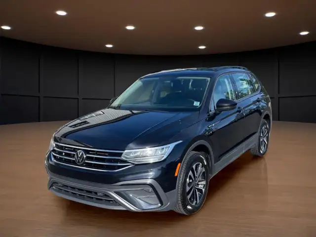 2022 Volkswagen Tiguan Trendline -Clean Carfax-7 Seater-Heate...