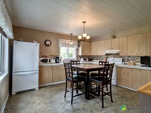 $275,000 - Duplex for sale in Amqui in Houses for Sale in Rimouski / Bas-St-Laurent - Image 6