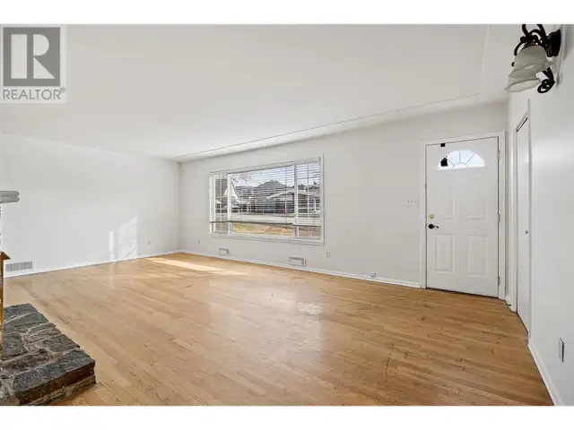 1388 Cherry Crescent W Kelowna, British Columbia in Houses for Sale in Penticton - Image 13