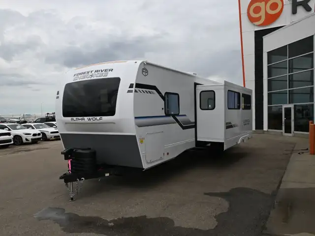 2026 Cherokee Alpha Wolf 26DBH in Travel Trailers & Campers in Edmonton - Image 5