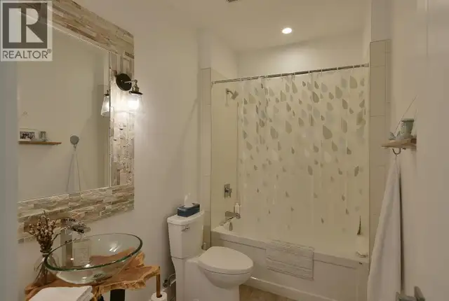 605 WOODLAND AVENUE Gibsons, British Columbia in Condos for Sale in Sunshine Coast - Image 21