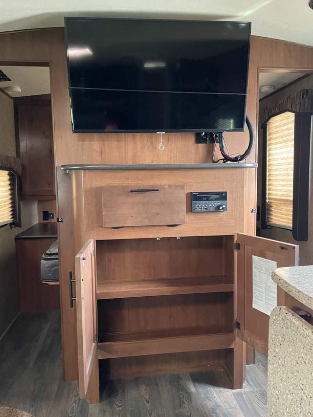 2019 OUTDOORS RV TIMBER RIDGE 27BH - ON CONSIGNMENT NO TAX in Travel Trailers & Campers in Regina - Image 13