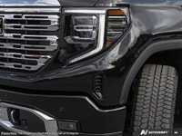 8-cylinder engine for powerful performance - All-wheel drive for superior traction - Leather interio... (image 9)