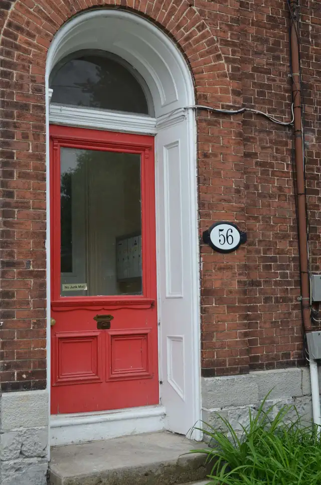 FULLY FURNISHED 56 WILLIIAM STREET UNIT 5