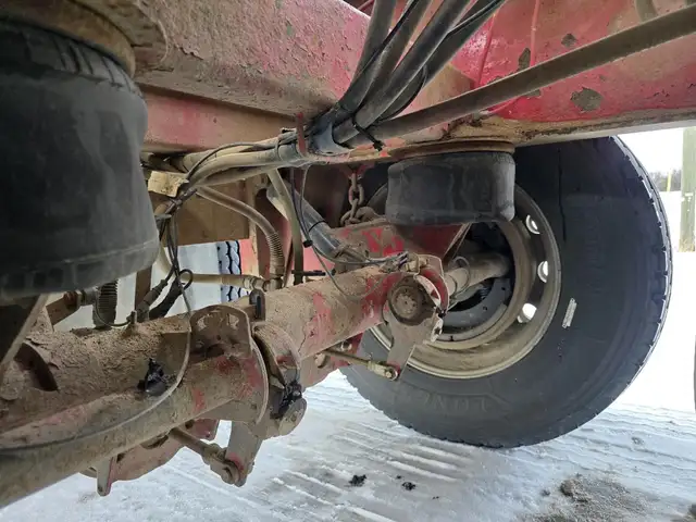 2012 PETERBILT 388 in Heavy Trucks in Saskatoon - Image 73