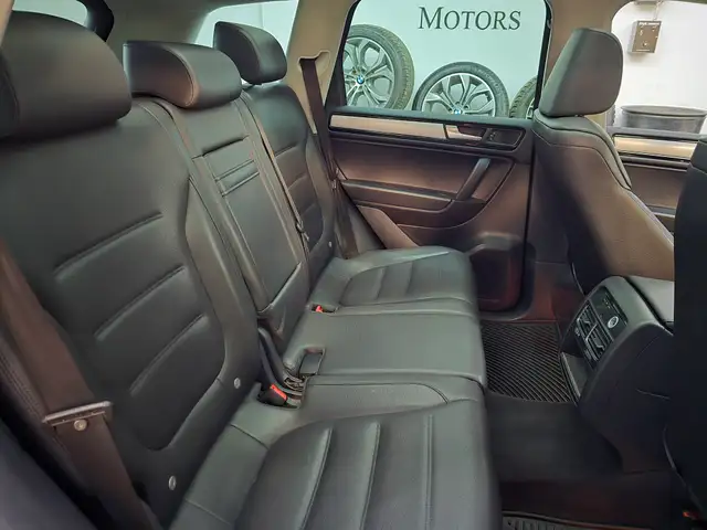 2014 Volkswagen Touareg Fully serviced, New Winter Tires in Cars & Trucks in Edmonton - Image 10